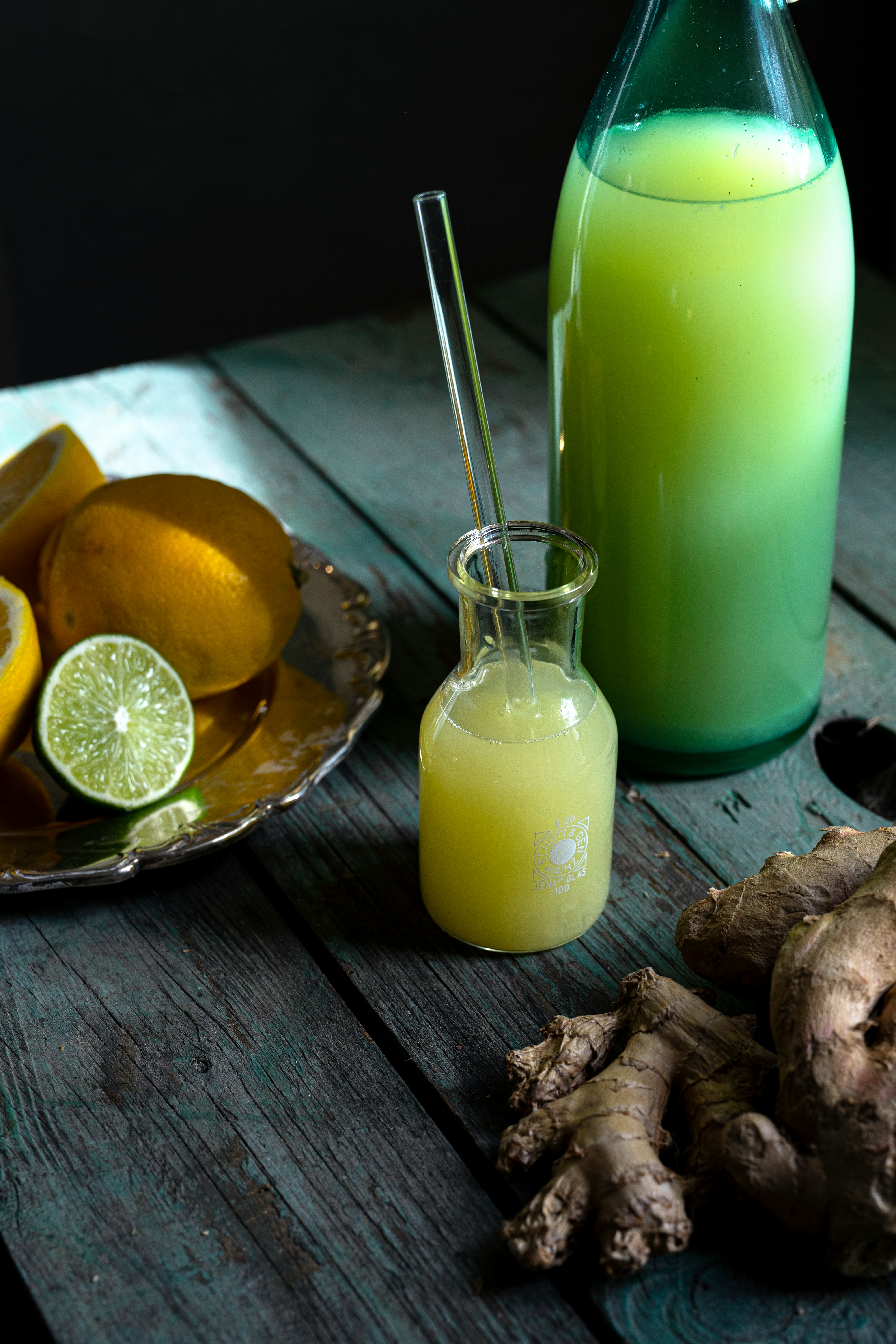 Ginger ale with a slice of lemon